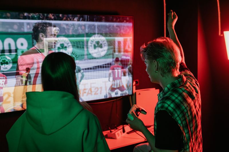 Wing Snob game day event big screen dining